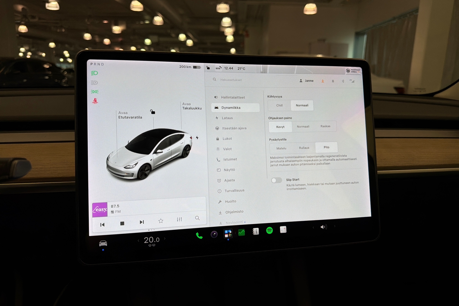Tesla Model 3 vaihtoauto