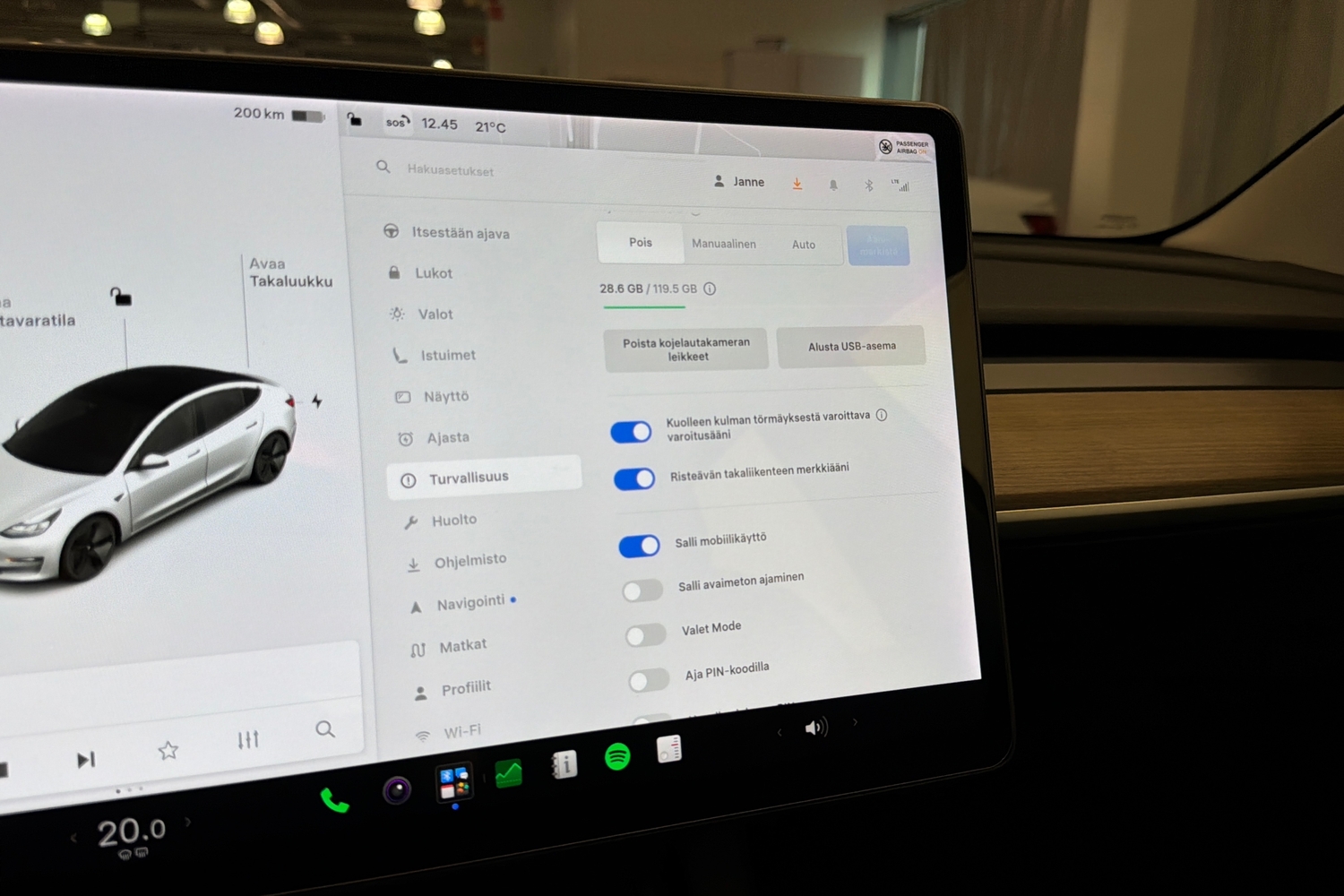 Tesla Model 3 vaihtoauto