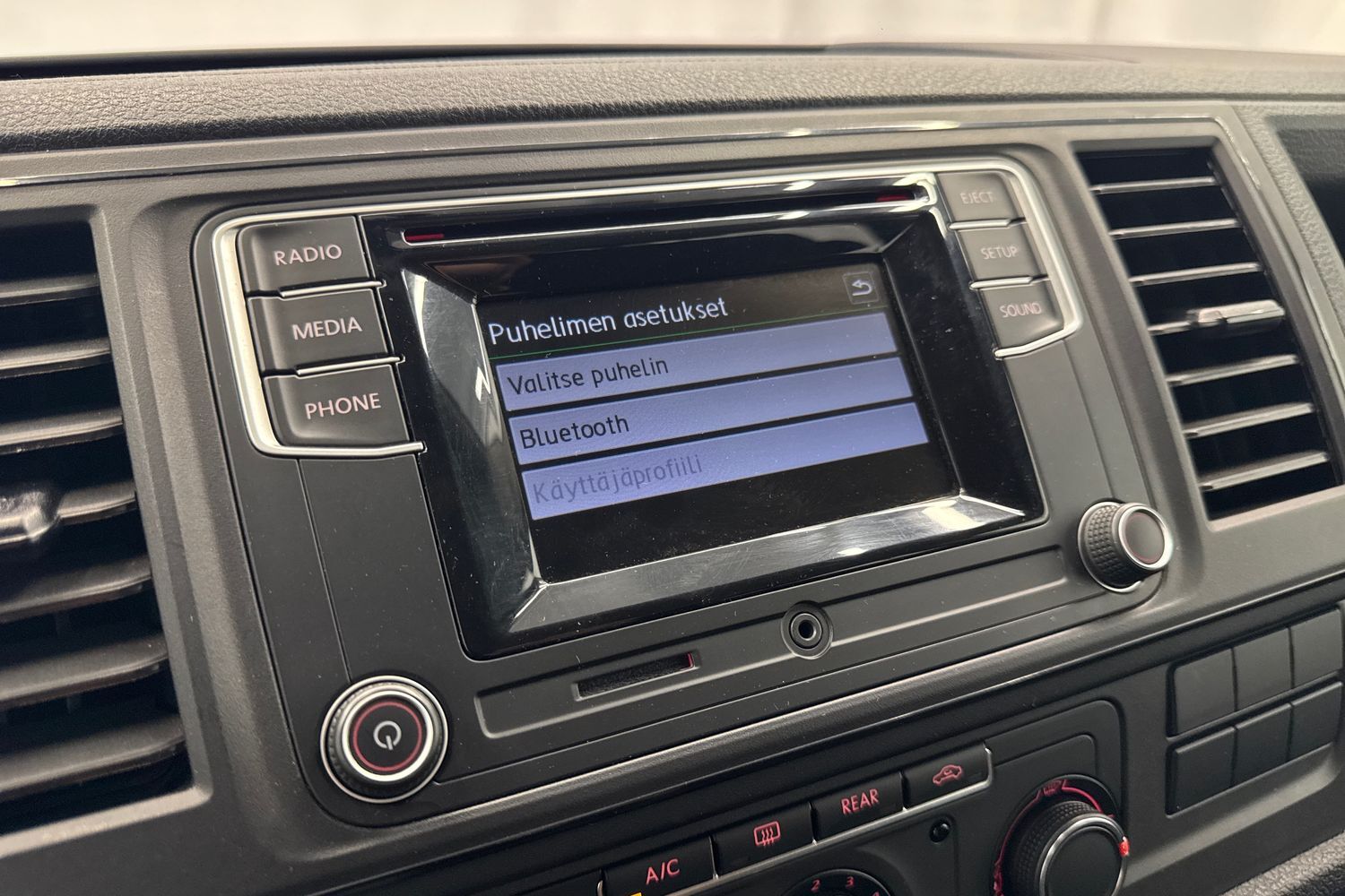 Volkswagen Caravelle vaihtoauto