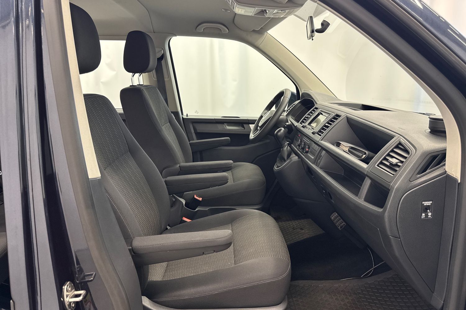 Volkswagen Caravelle vaihtoauto
