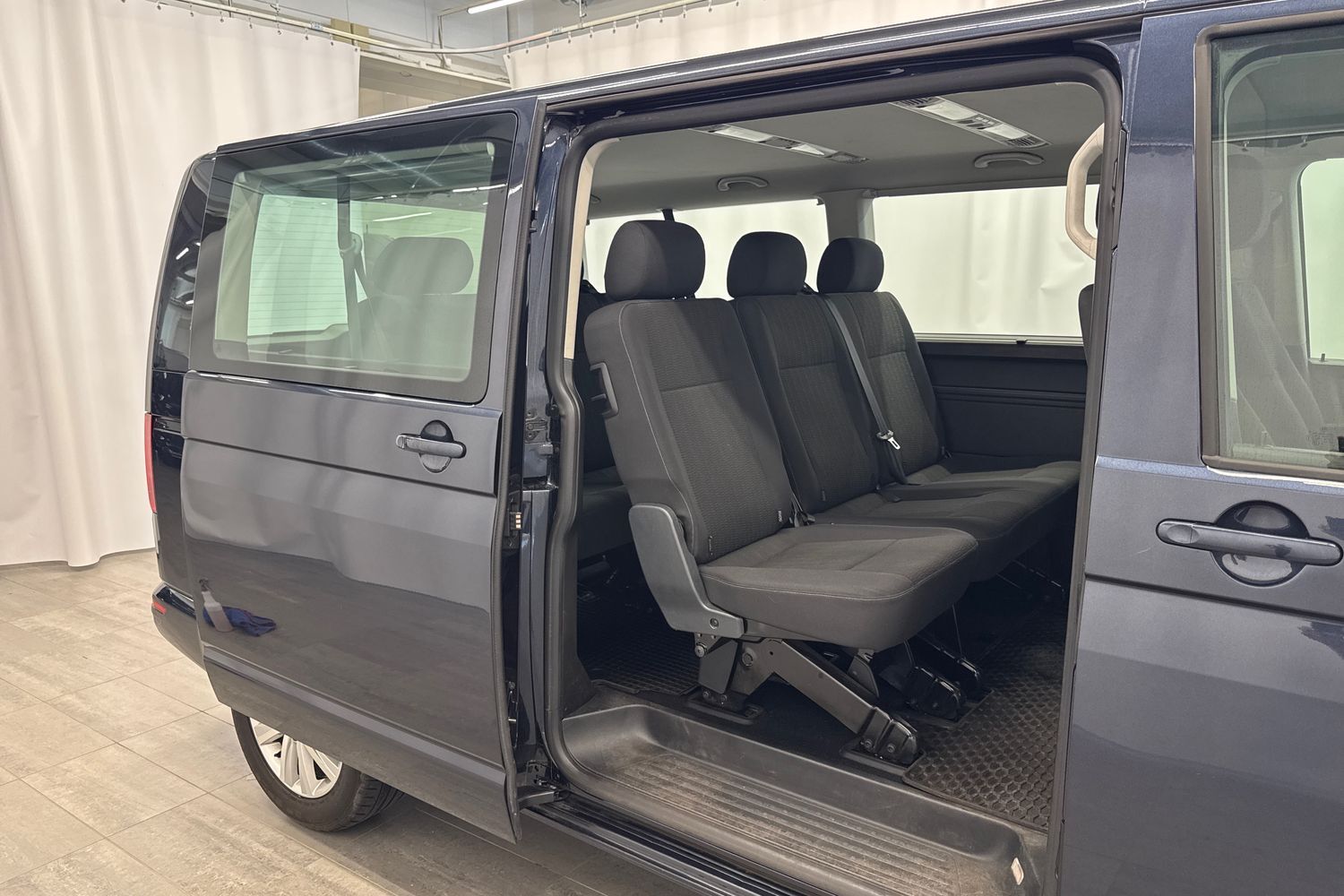 Volkswagen Caravelle vaihtoauto