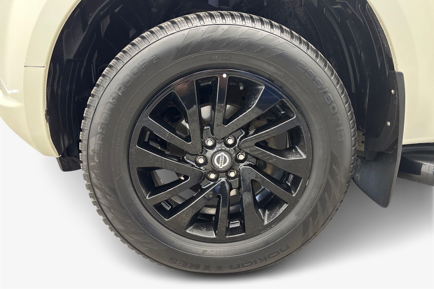 Nissan Navara vaihtoauto