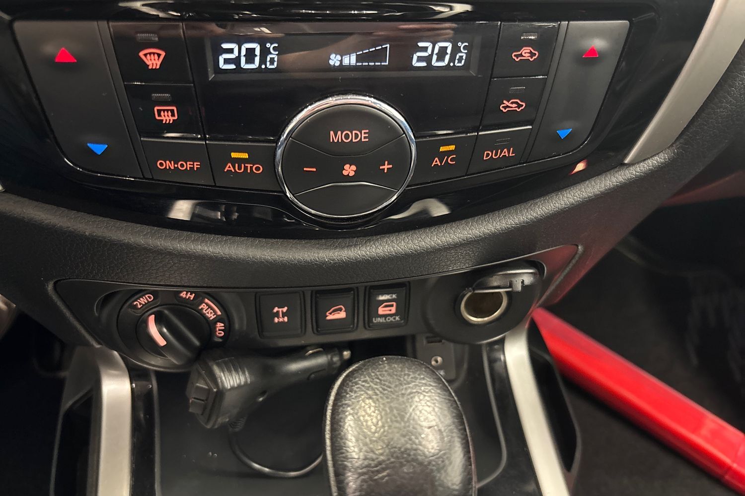 Nissan Navara vaihtoauto