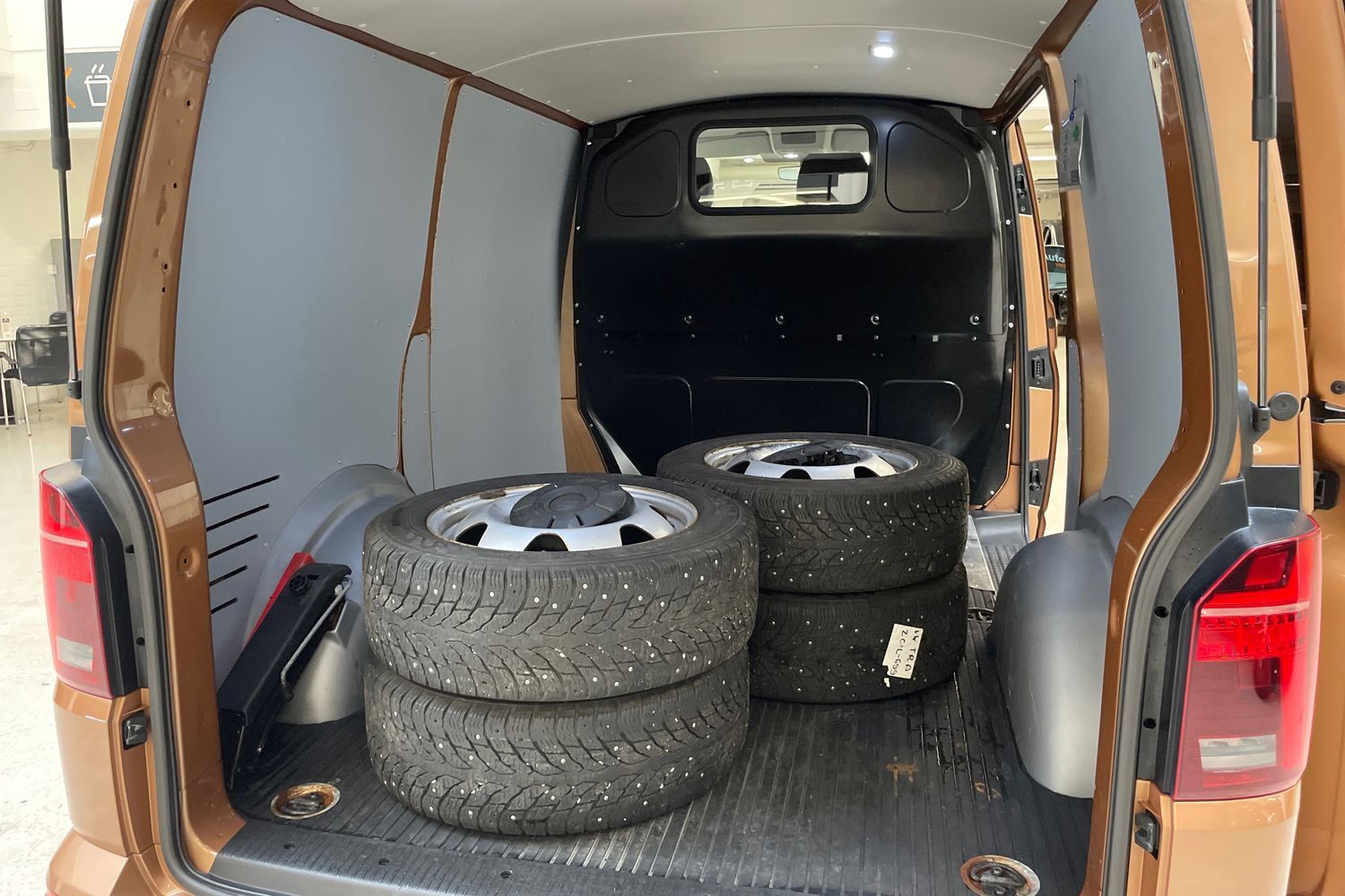 Volkswagen Transporter vaihtoauto