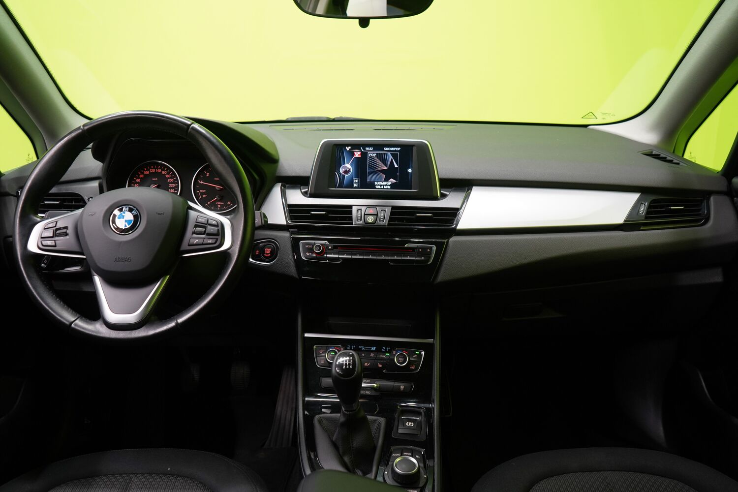 BMW 218 vaihtoauto