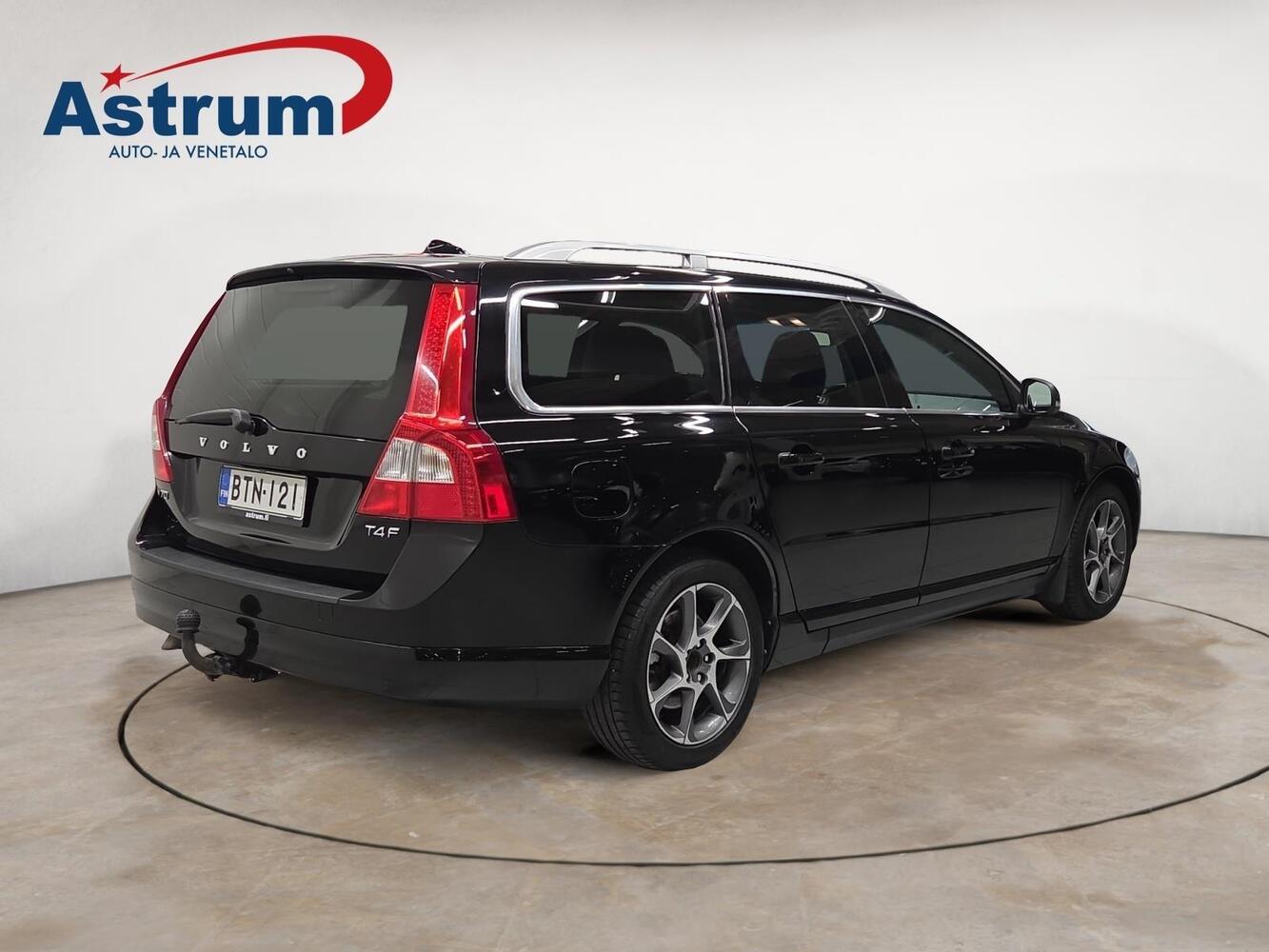 Volvo V70 vaihtoauto