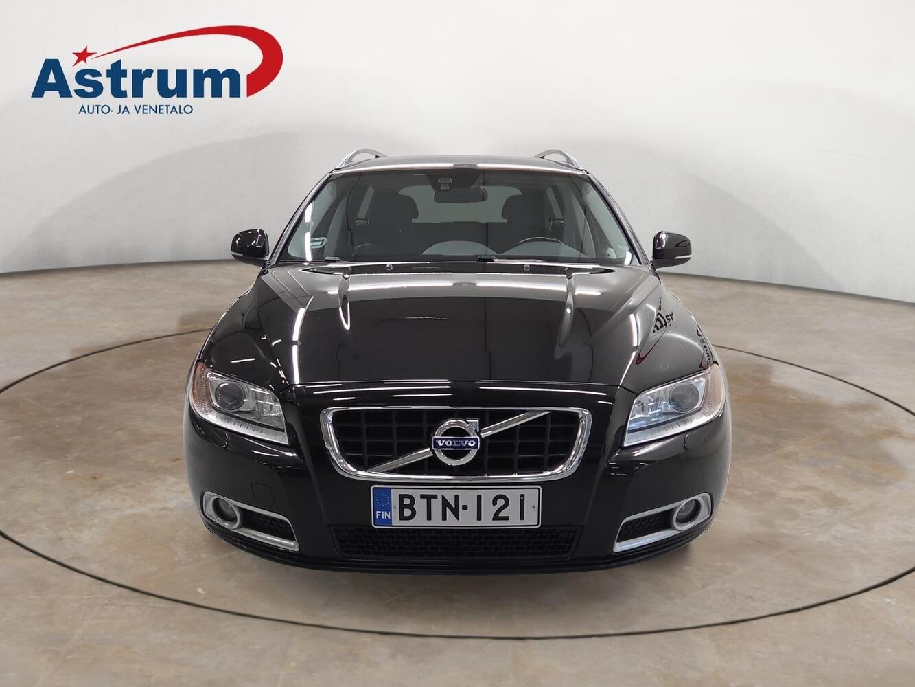 Volvo V70 vaihtoauto