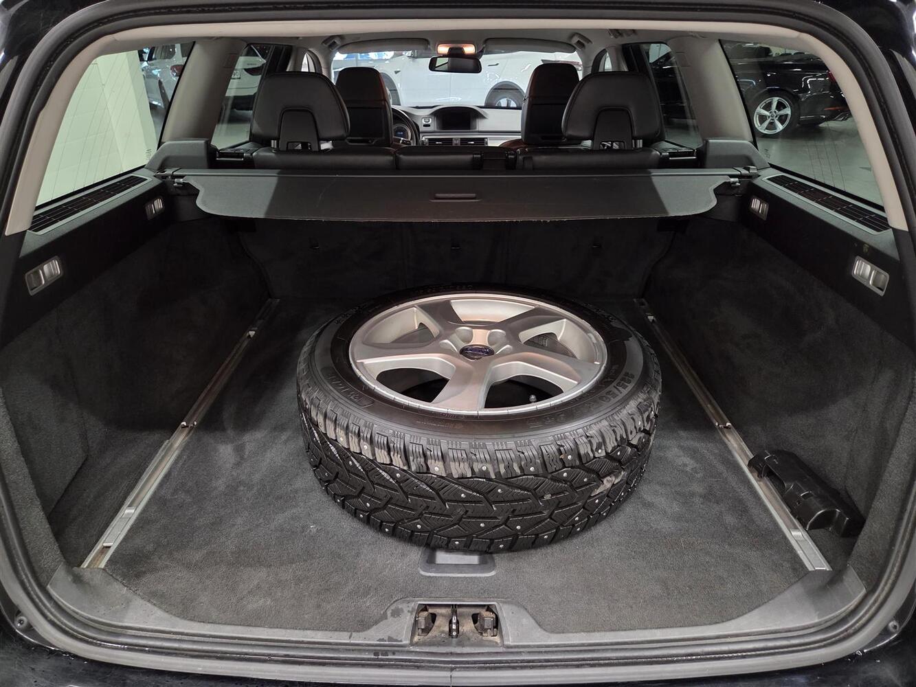 Volvo V70 vaihtoauto