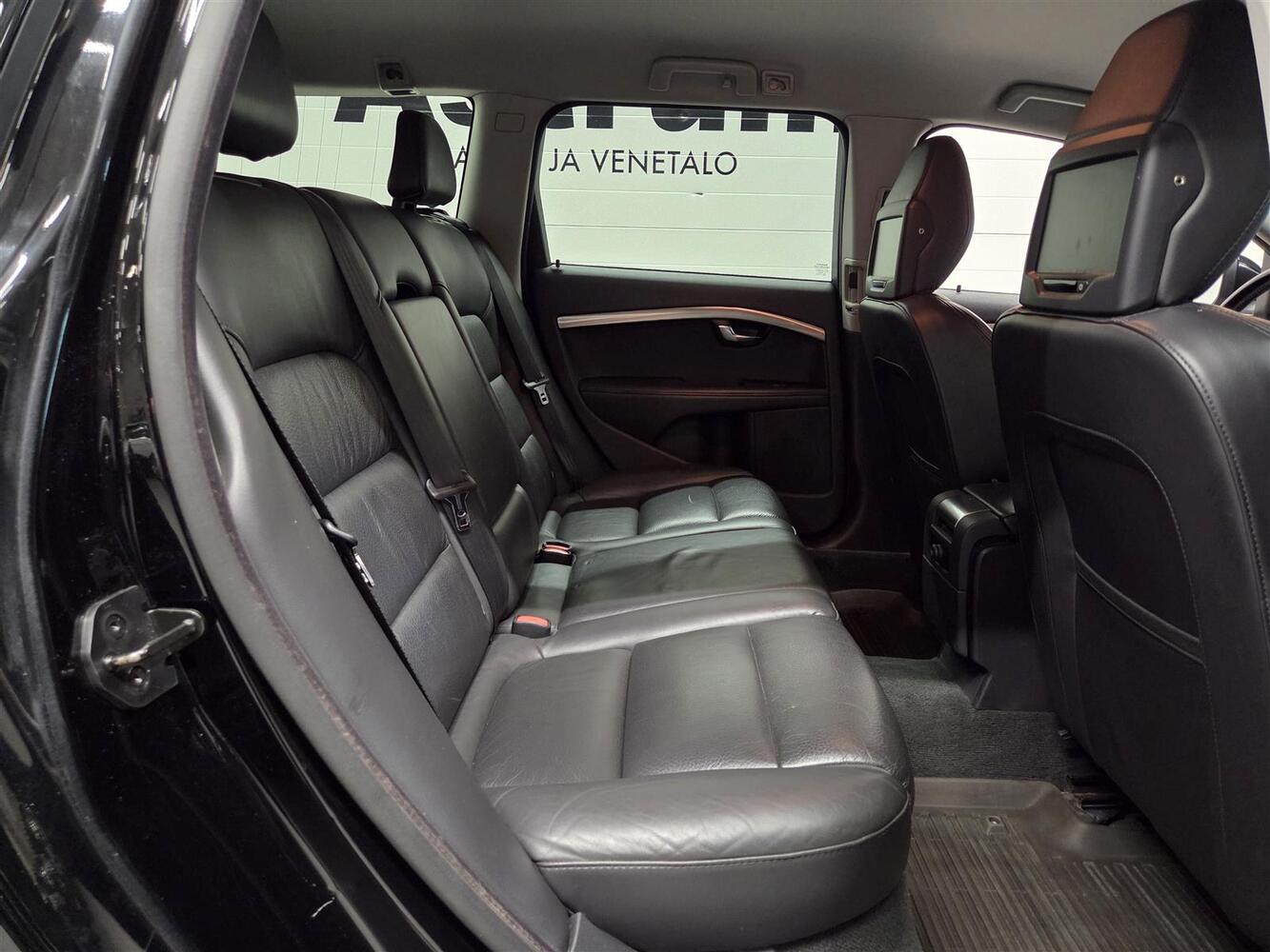 Volvo V70 vaihtoauto