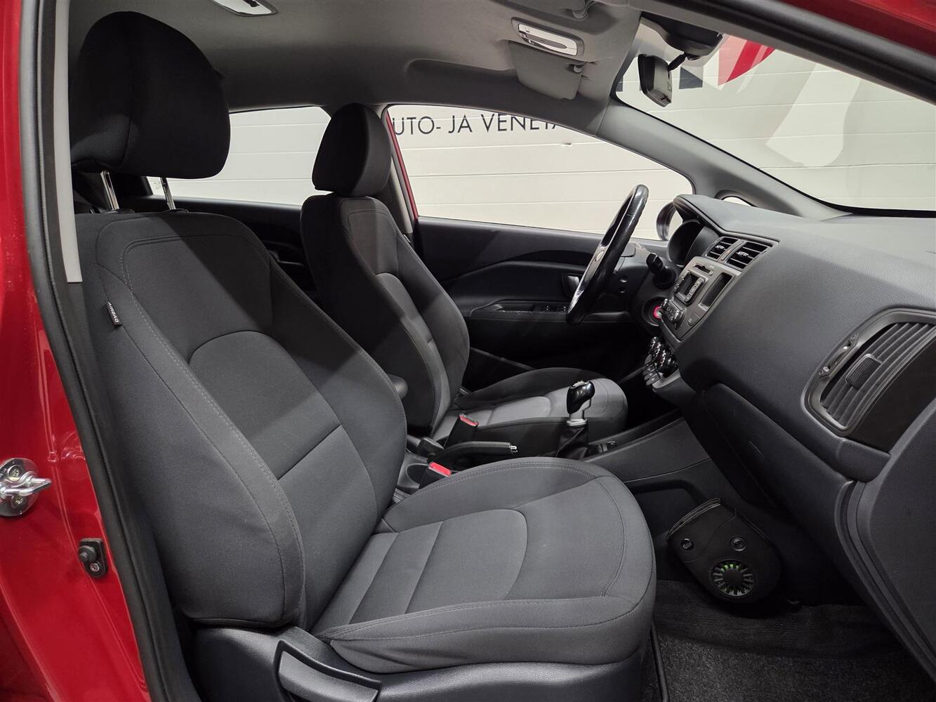Kia Rio vaihtoauto