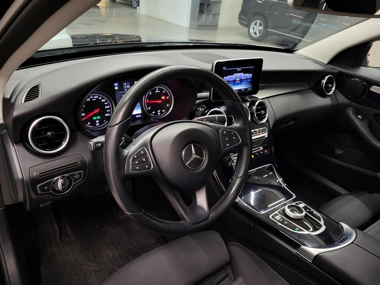 Mercedes-Benz C vaihtoauto