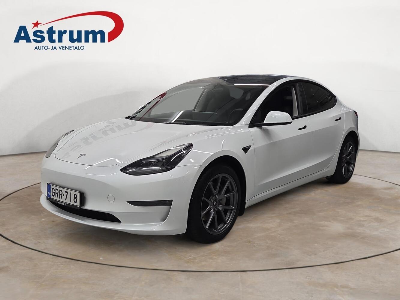 Tesla Model 3 vaihtoauto