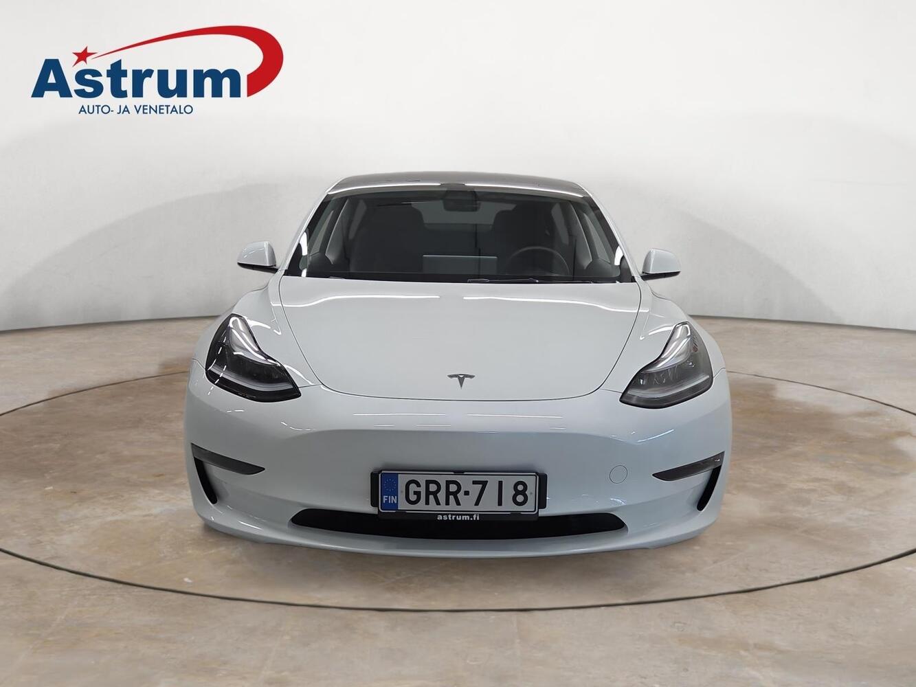 Tesla Model 3 vaihtoauto