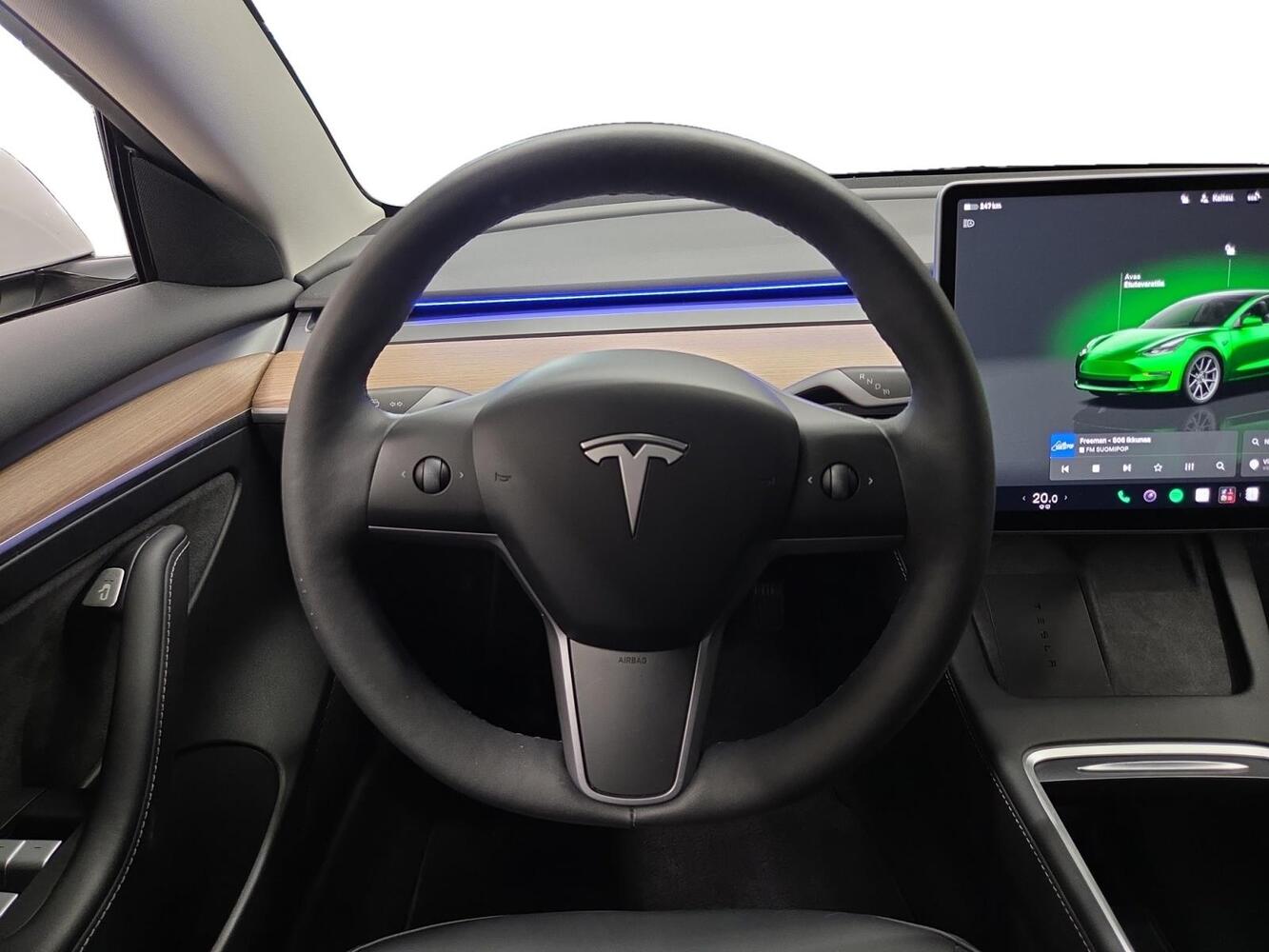 Tesla Model 3 vaihtoauto