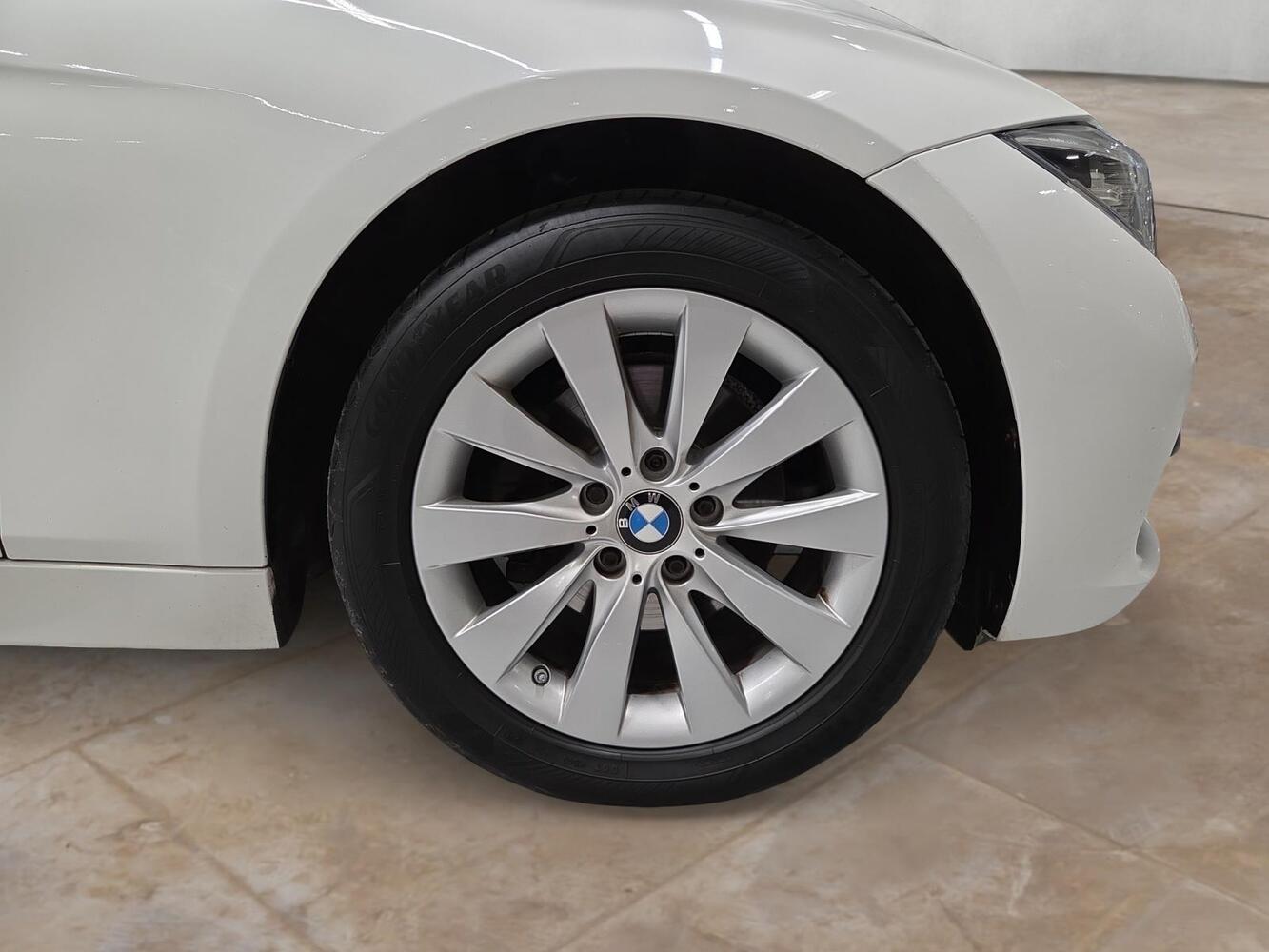BMW 320 vaihtoauto