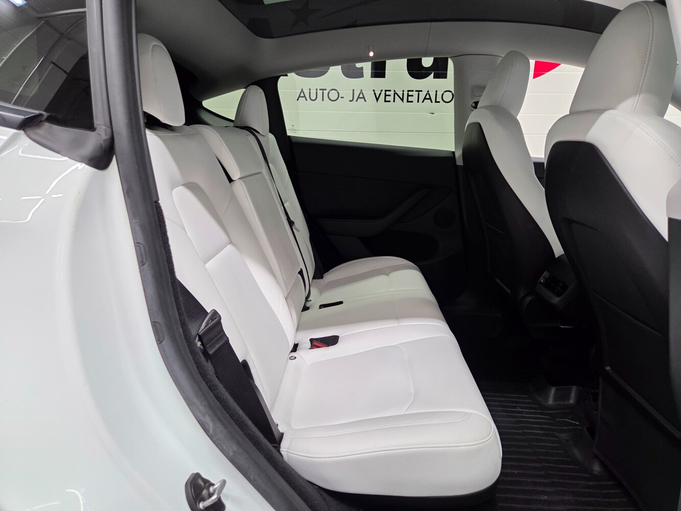 Tesla Model Y vaihtoauto