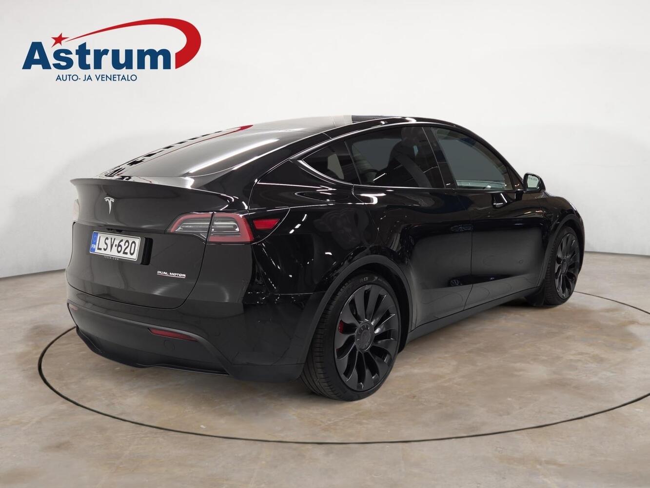 Tesla Model Y vaihtoauto