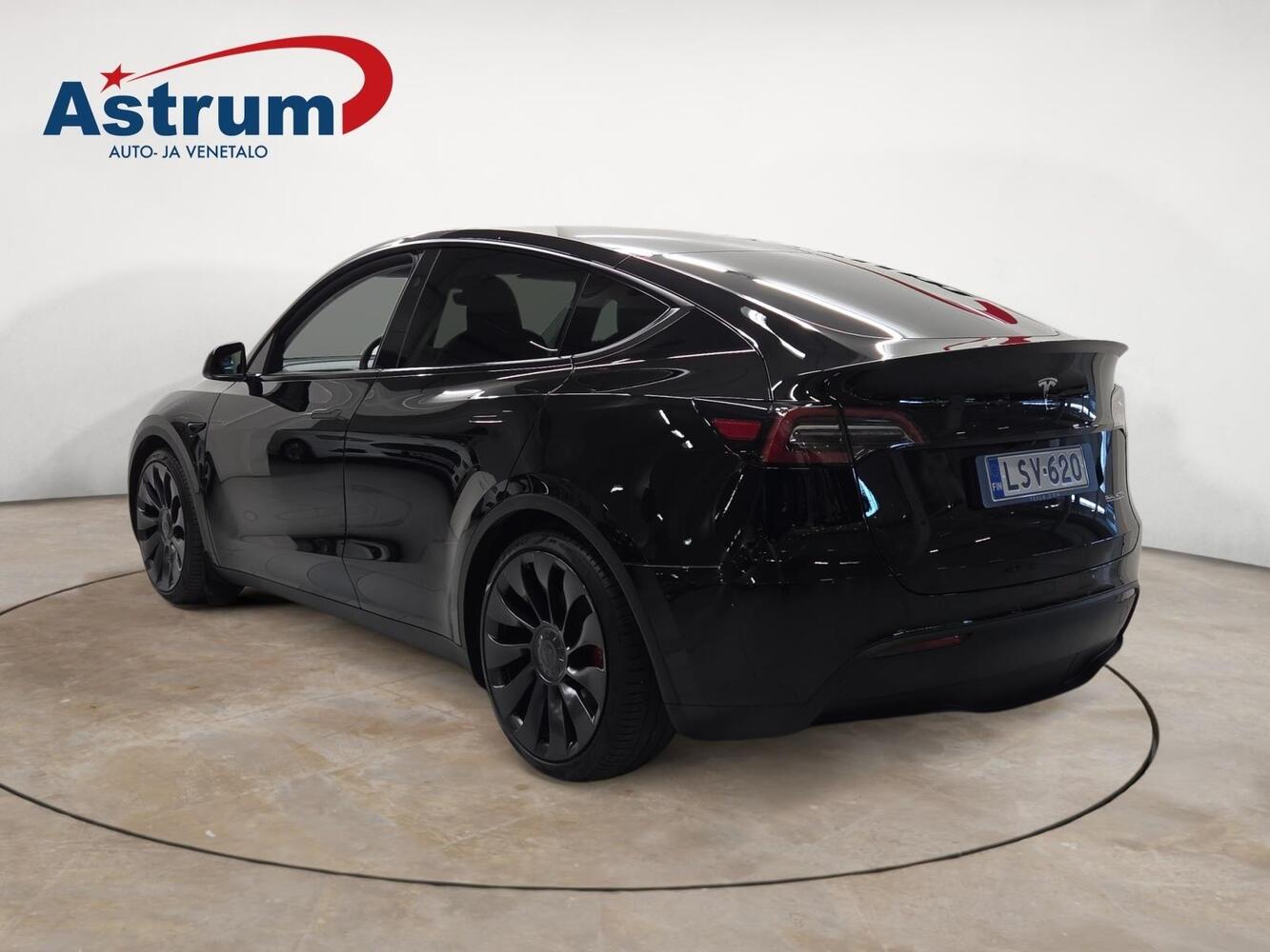Tesla Model Y vaihtoauto