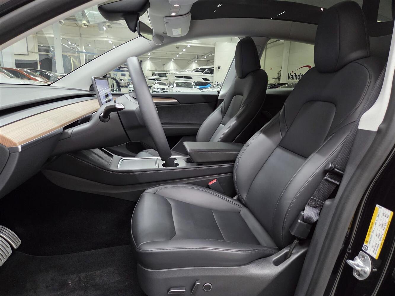 Tesla Model Y vaihtoauto