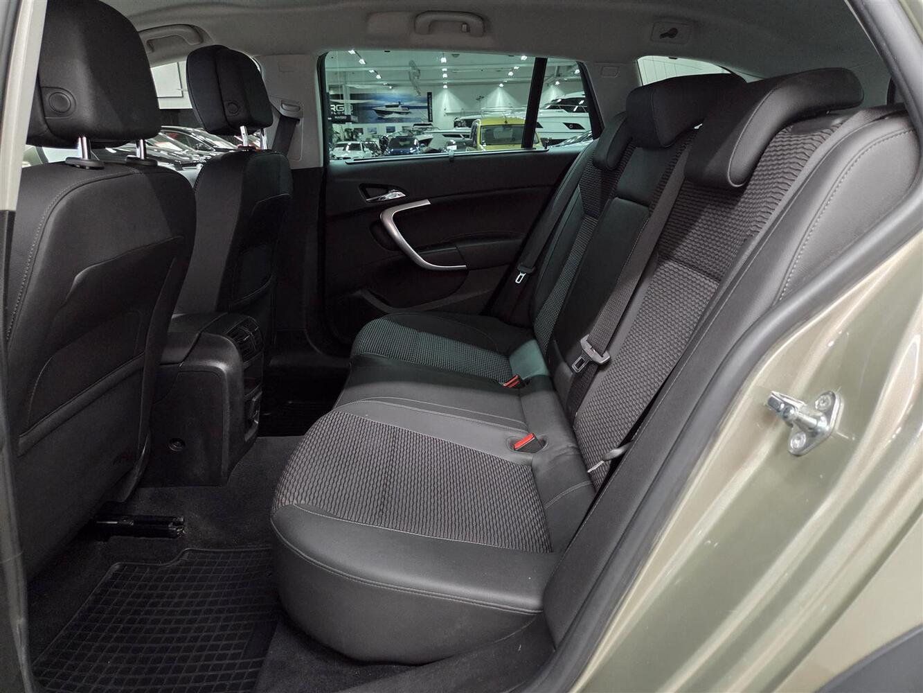 Opel Insignia vaihtoauto