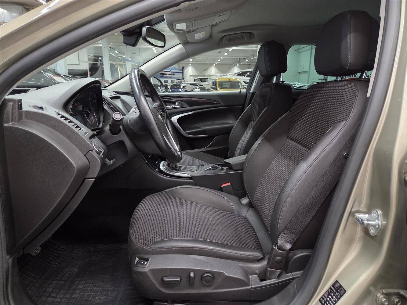 Opel Insignia vaihtoauto