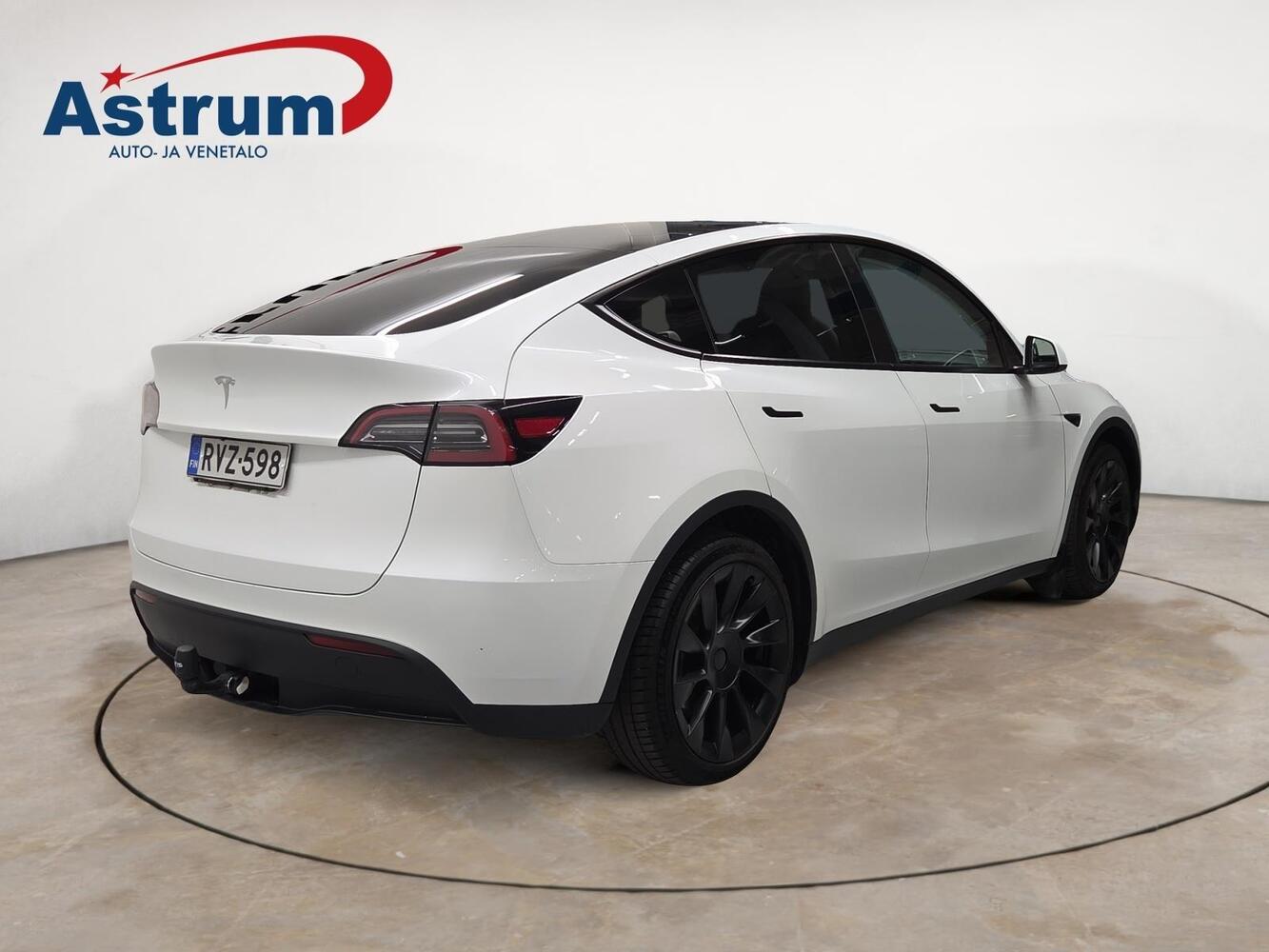 Tesla Model Y vaihtoauto