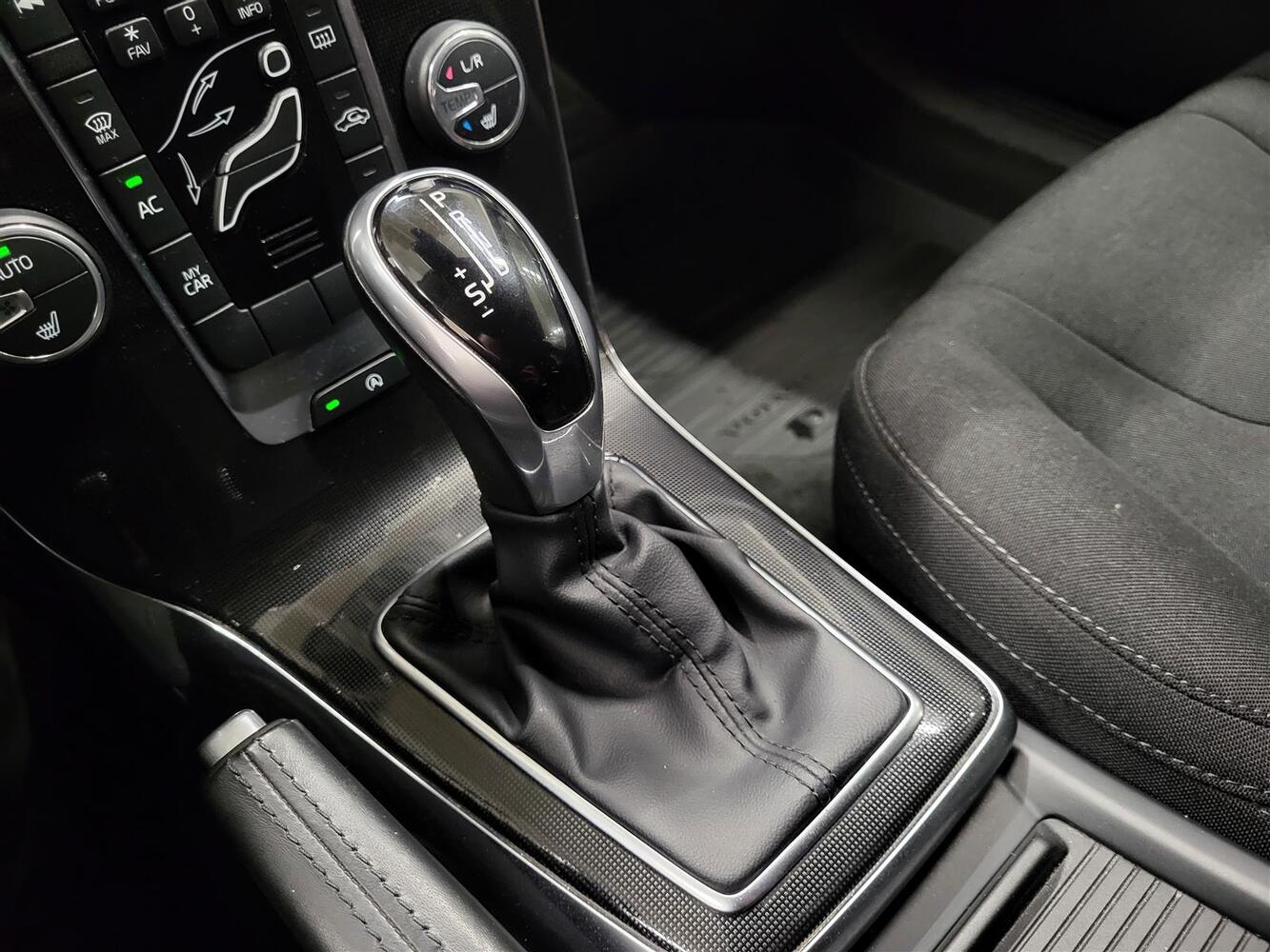 Volvo V40 Cross Country vaihtoauto