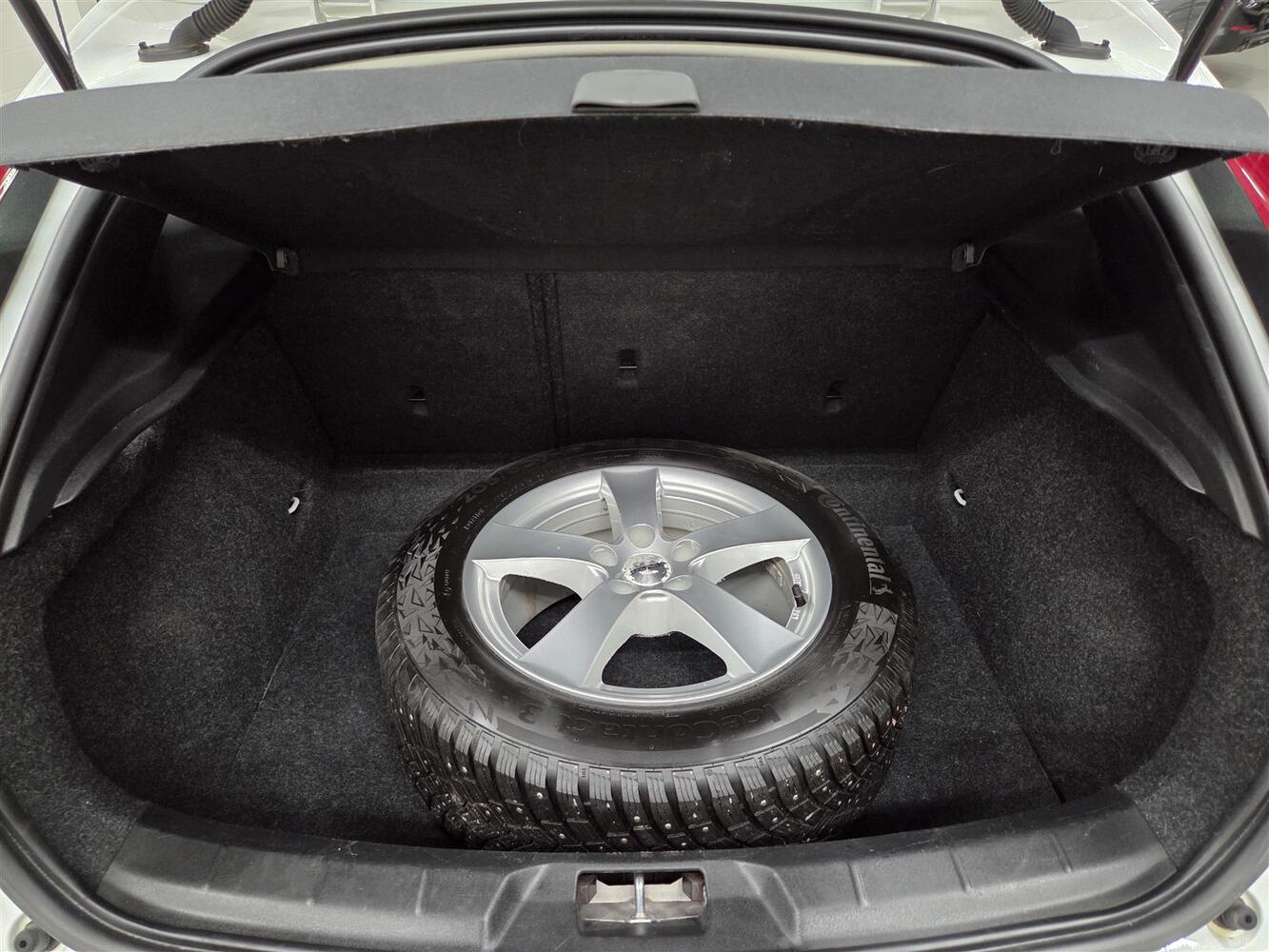 Volvo V40 Cross Country vaihtoauto