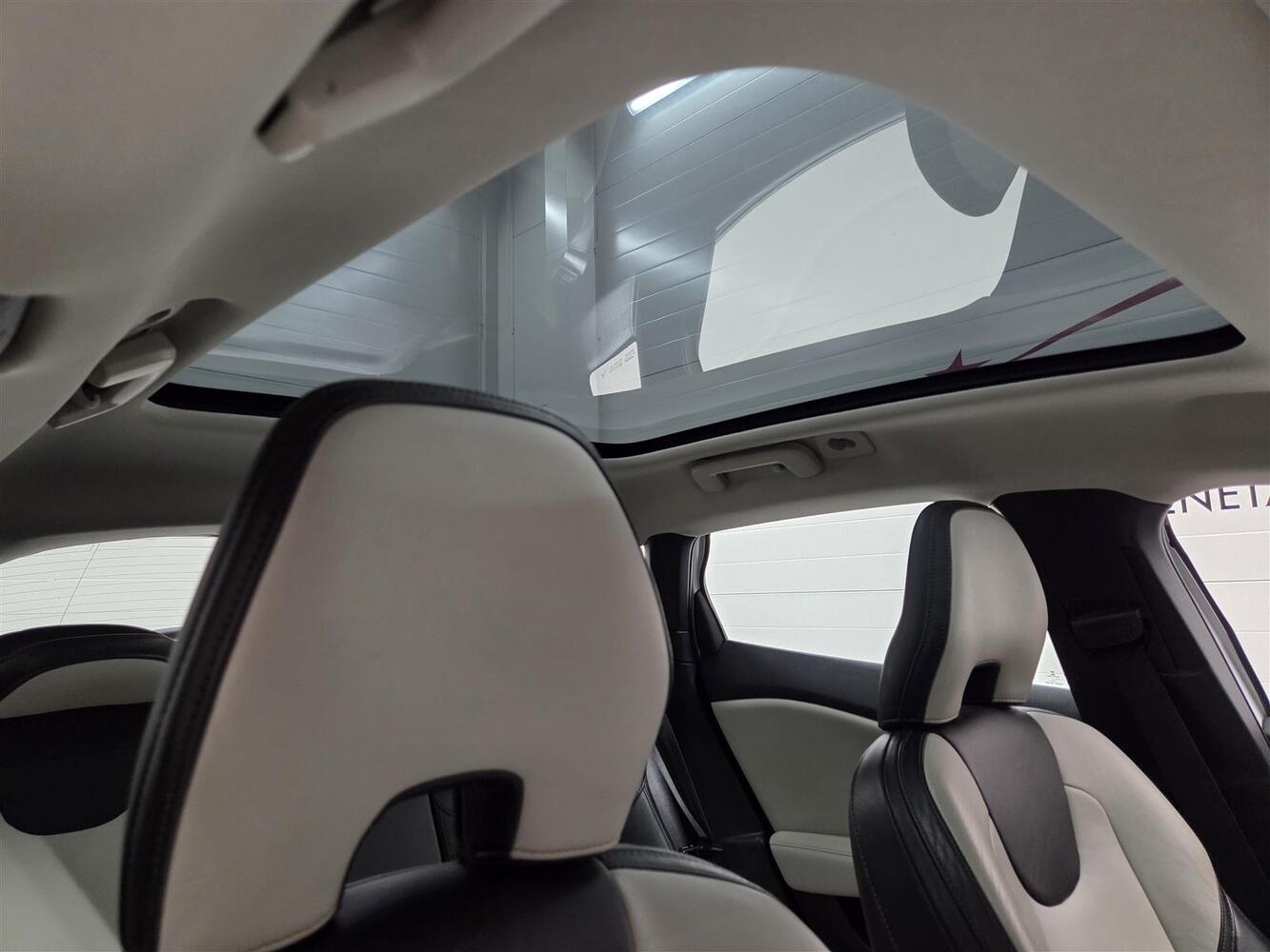 Volvo V40 Cross Country vaihtoauto
