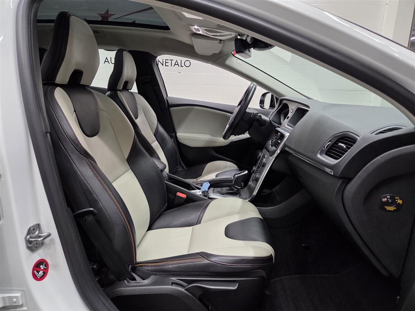 Volvo V40 Cross Country vaihtoauto