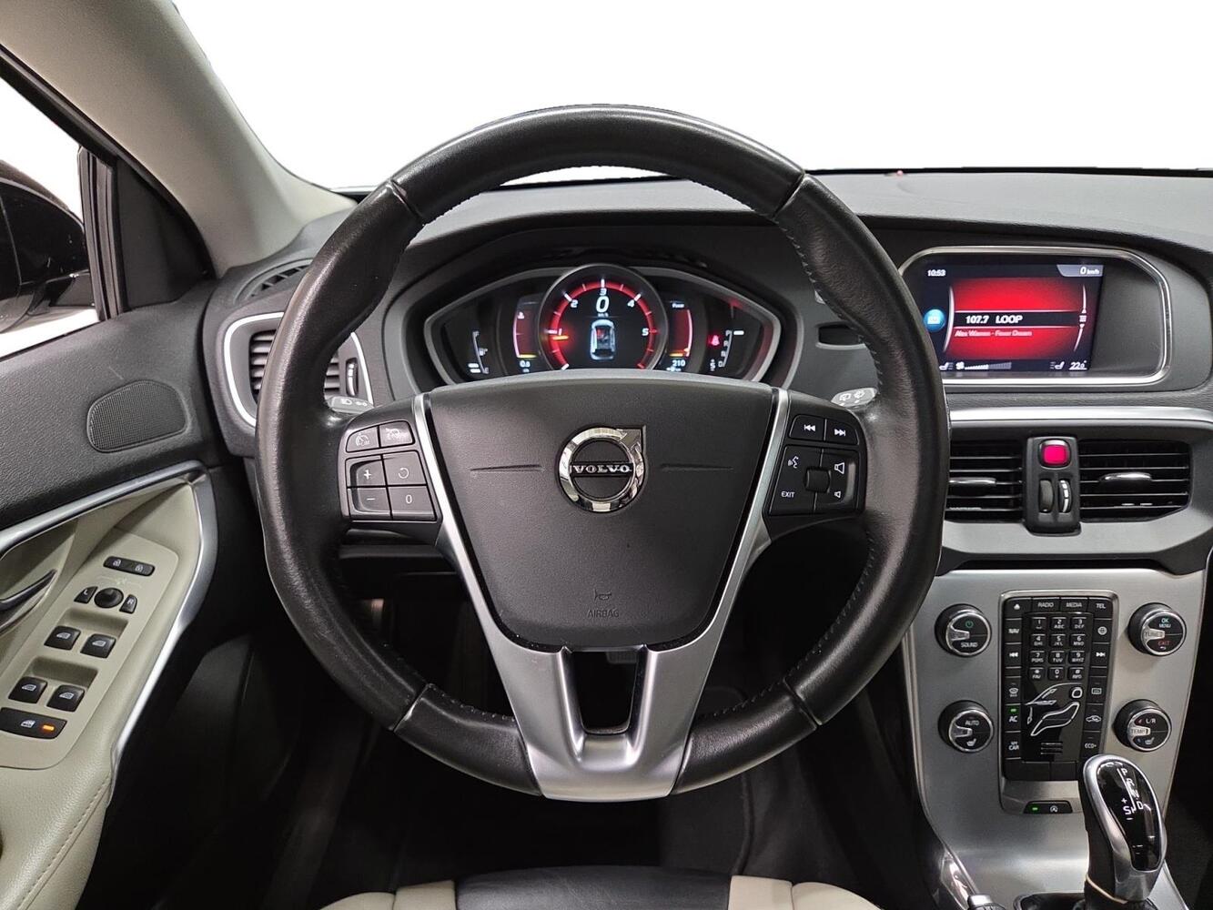 Volvo V40 Cross Country vaihtoauto