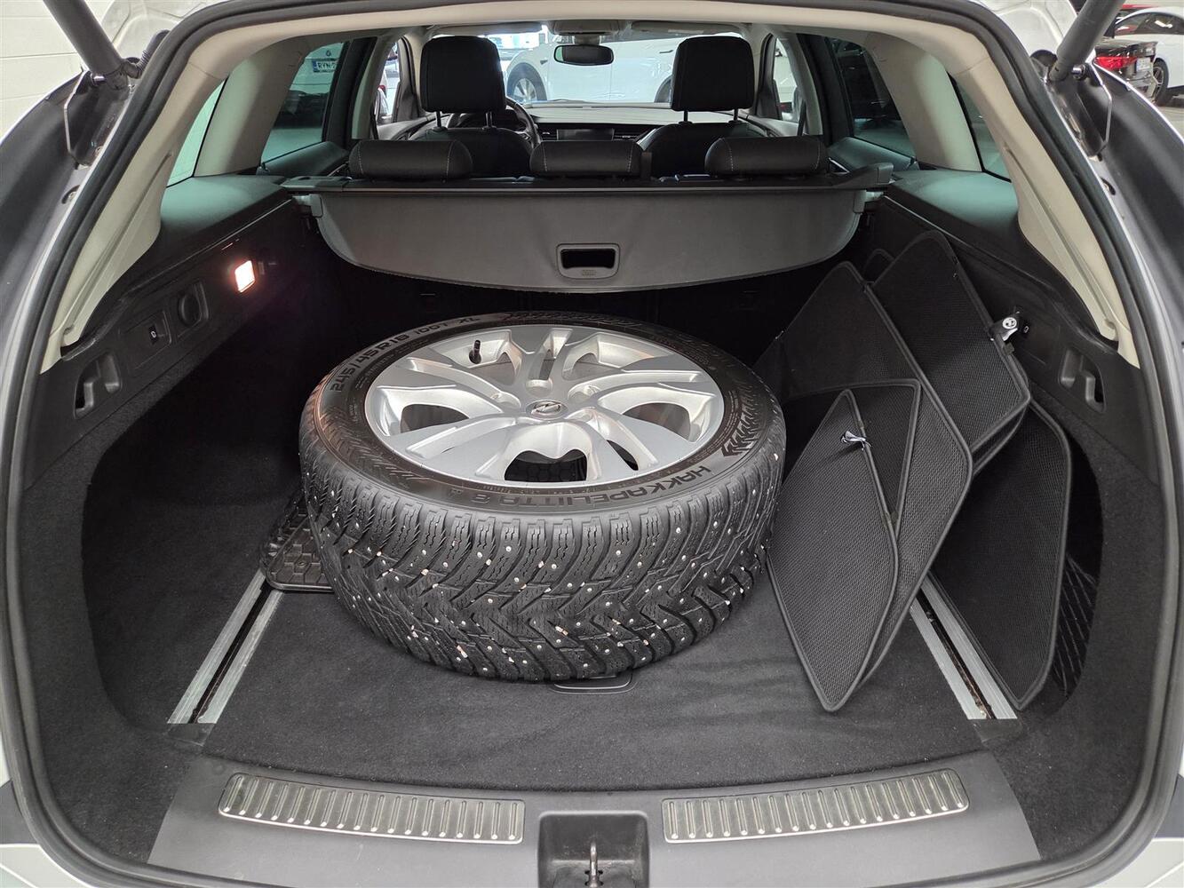 Opel Insignia vaihtoauto