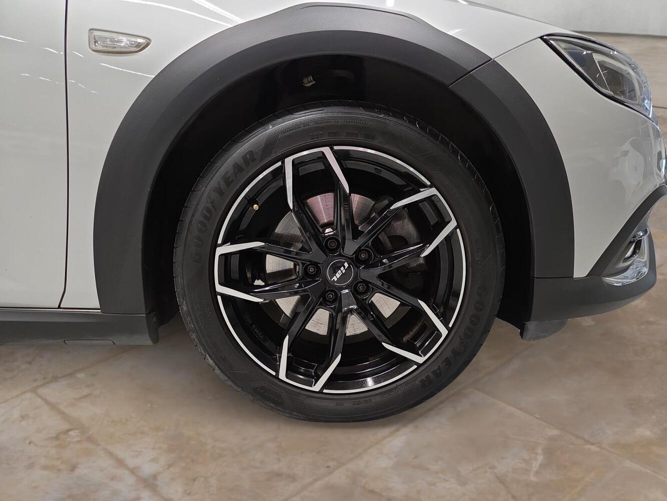Opel Insignia vaihtoauto