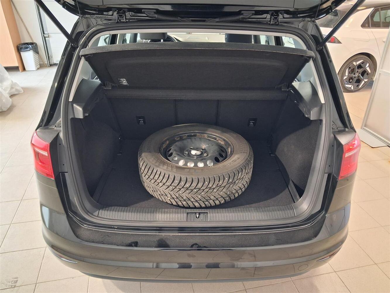 Volkswagen Golf Sportsvan vaihtoauto