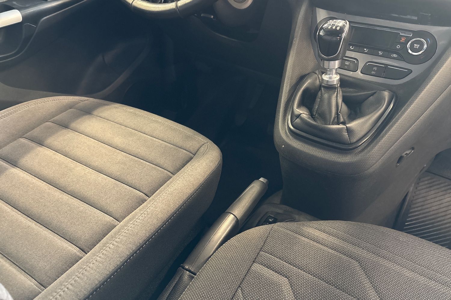 Ford Transit Connect vaihtoauto