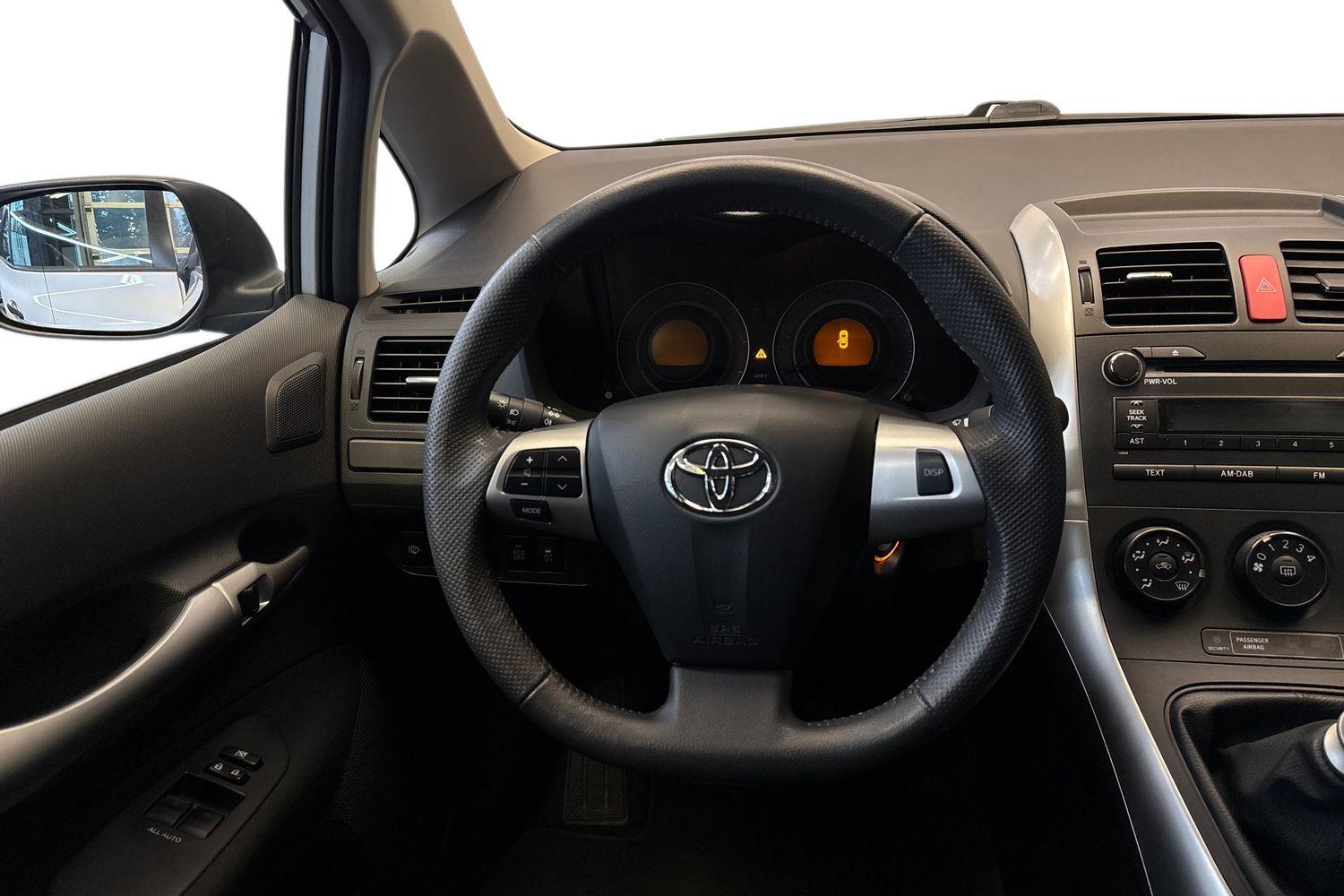 Toyota Auris vaihtoauto