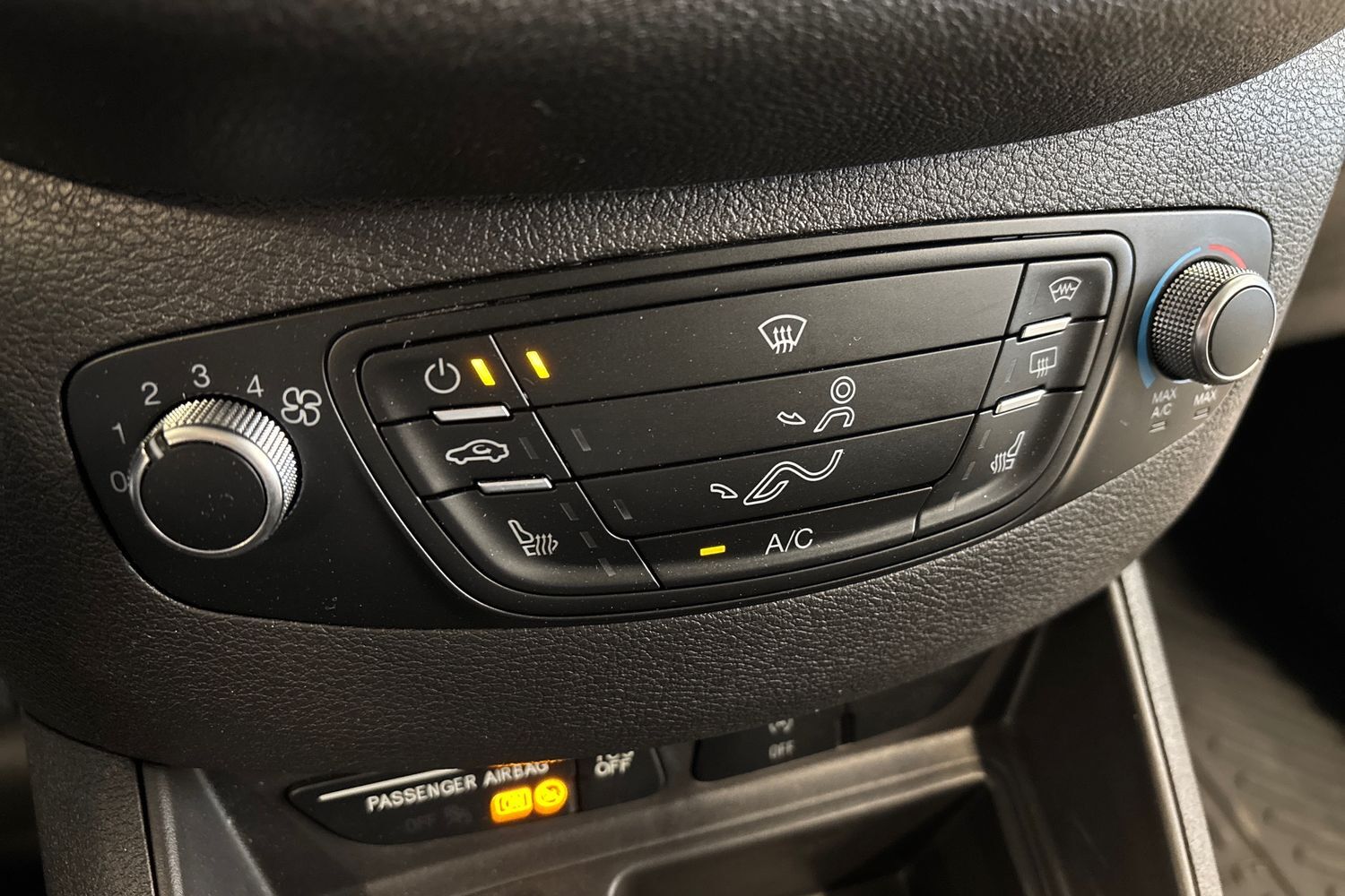 Ford Transit Courier vaihtoauto