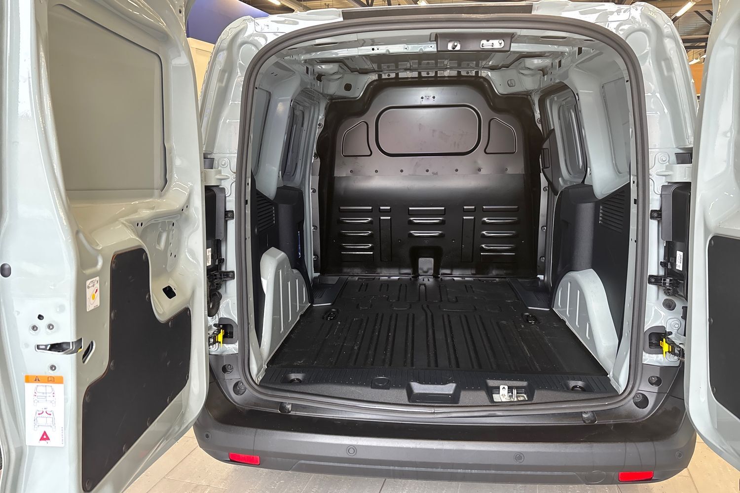 Ford Transit Courier vaihtoauto