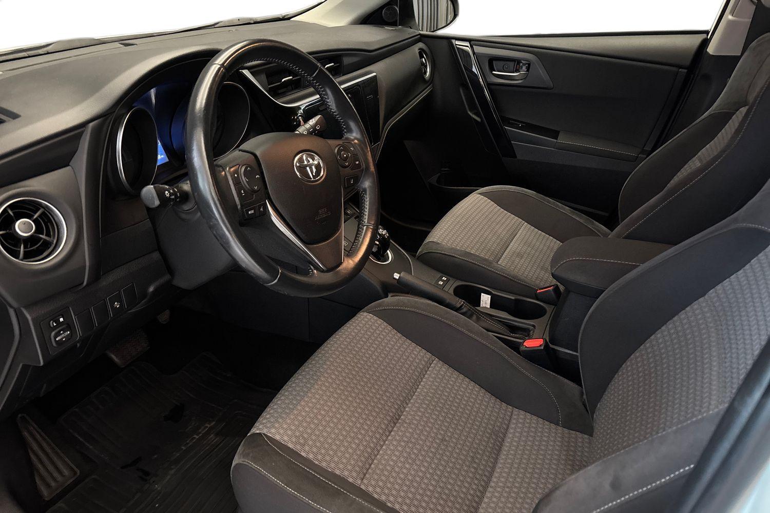 Toyota Auris vaihtoauto