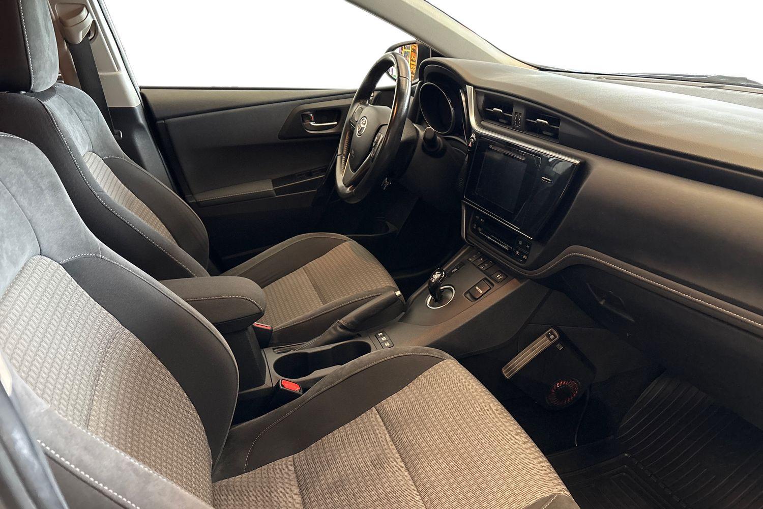 Toyota Auris vaihtoauto