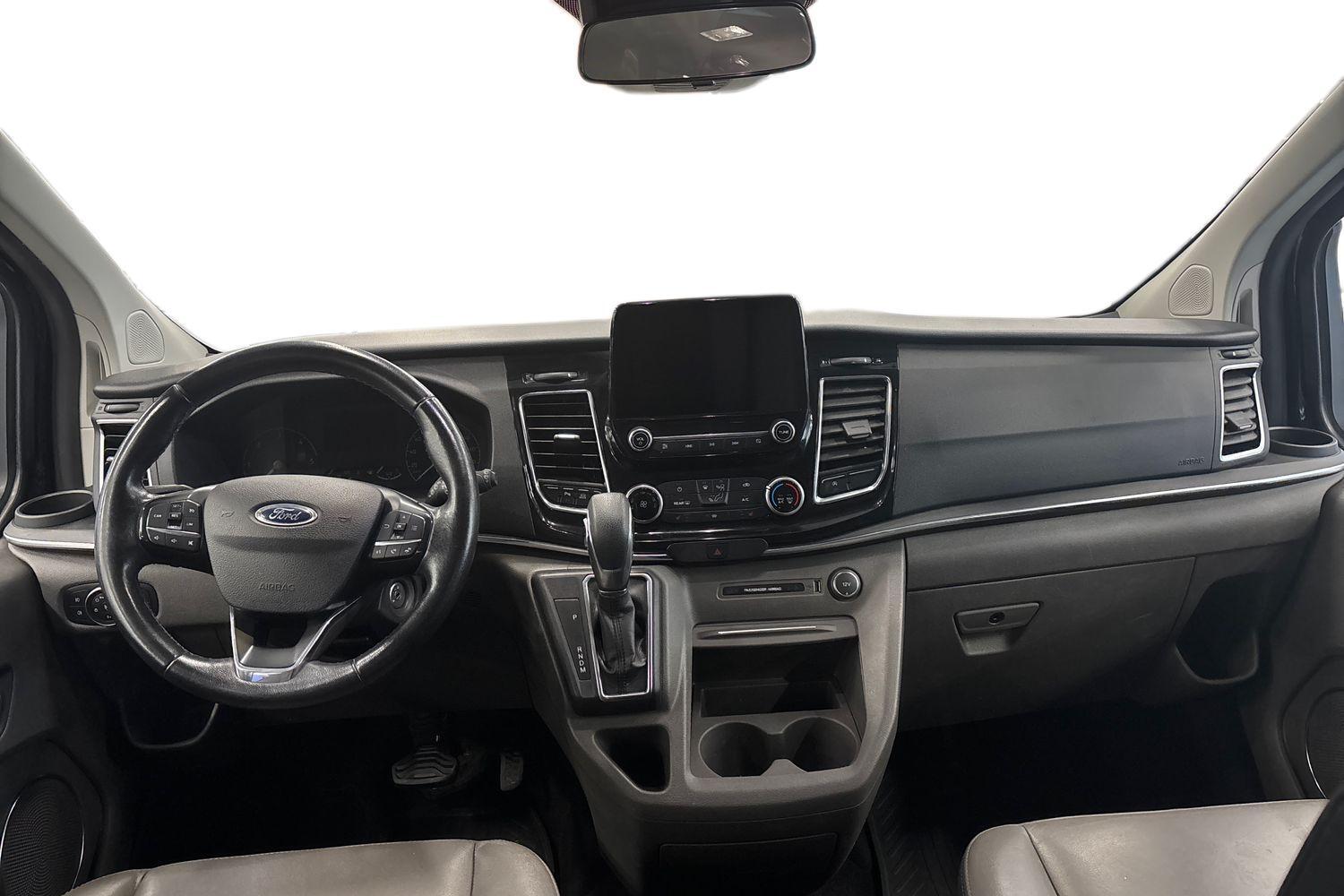 Ford Tourneo Custom vaihtoauto