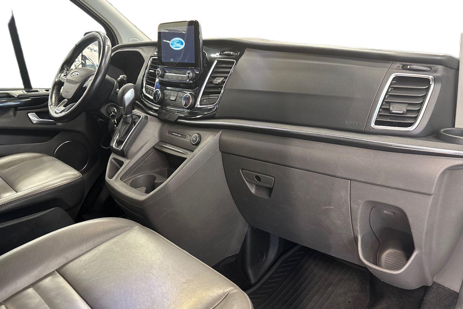 Ford Tourneo Custom vaihtoauto