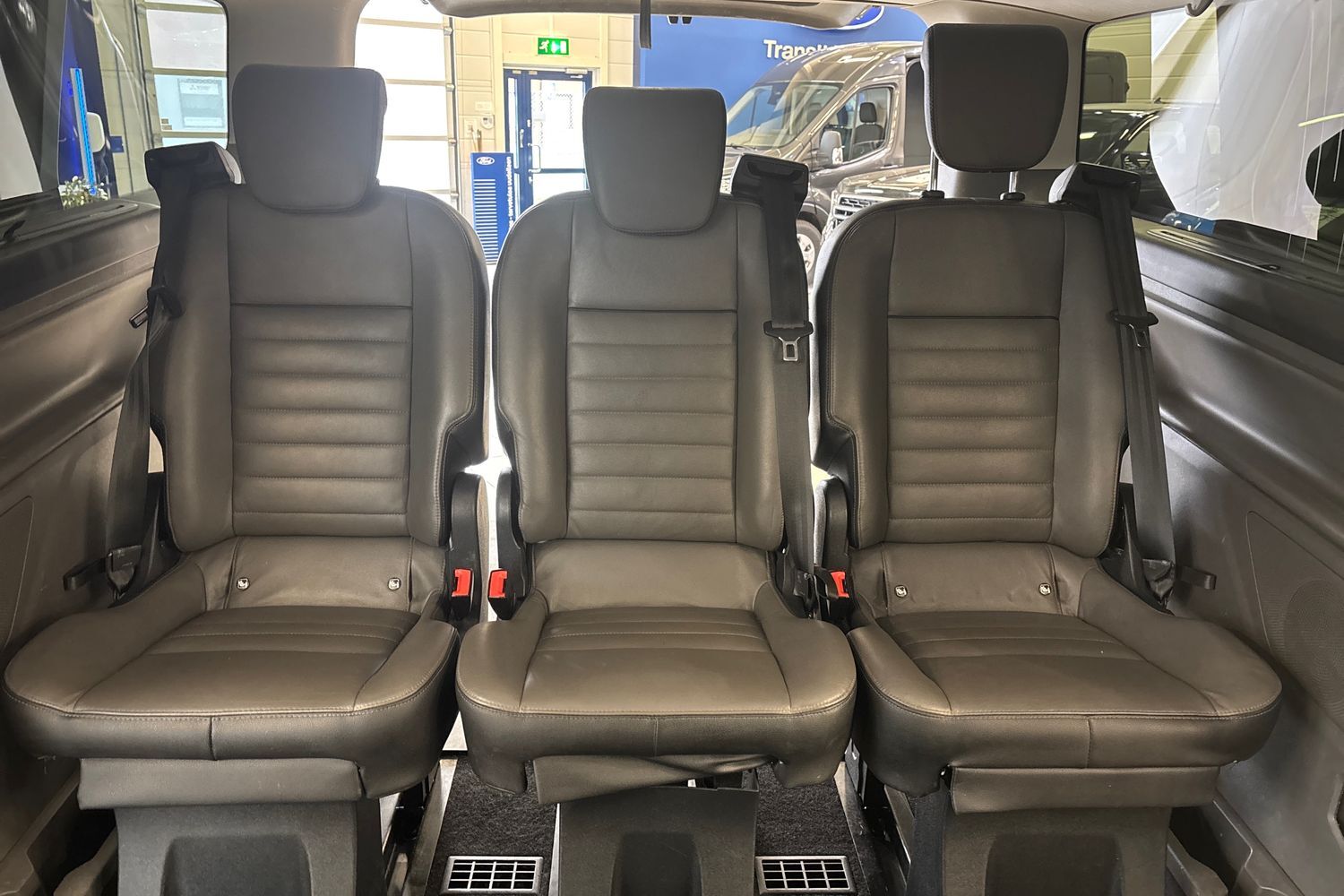 Ford Tourneo Custom vaihtoauto