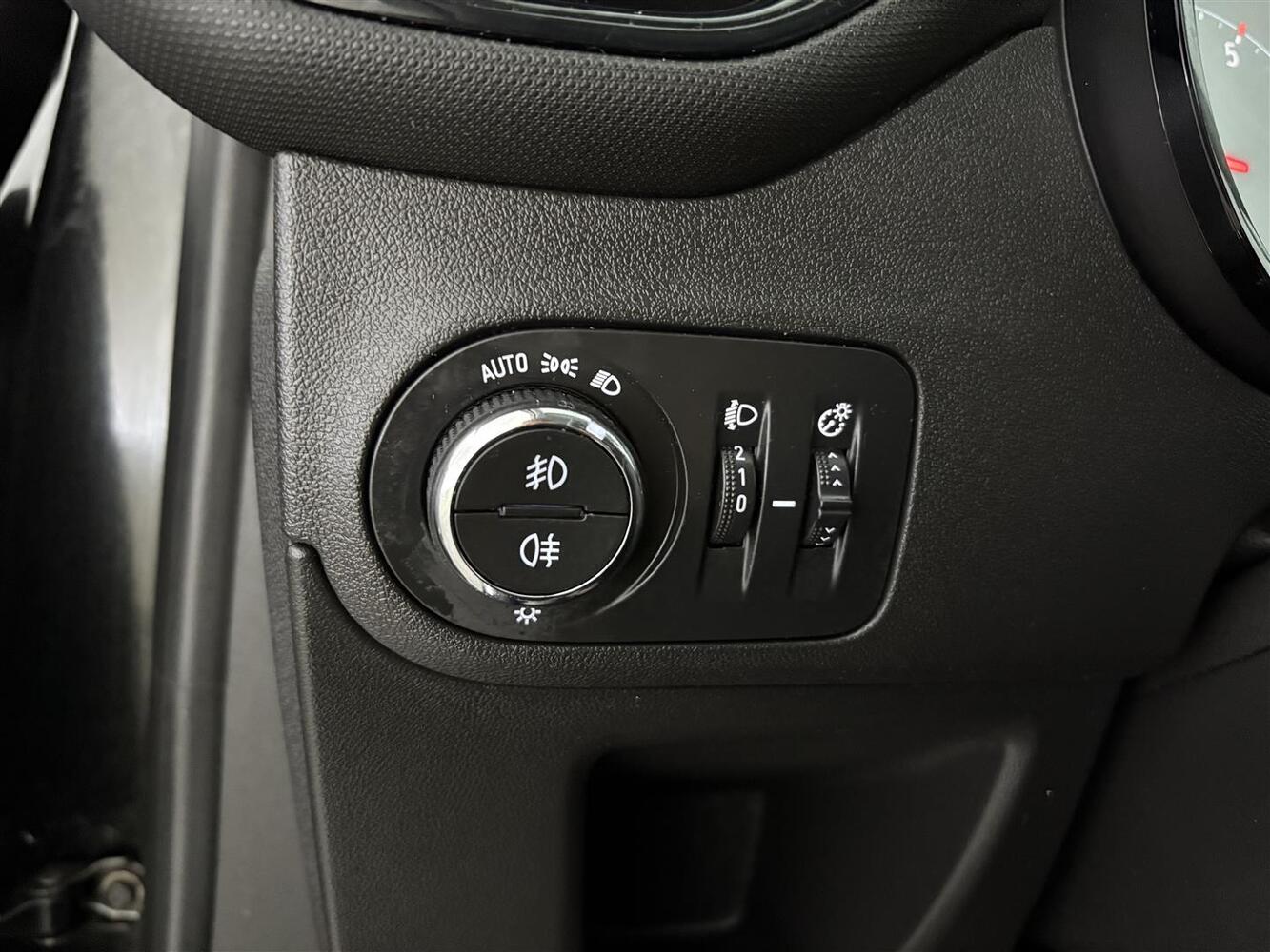 Opel Crossland X vaihtoauto