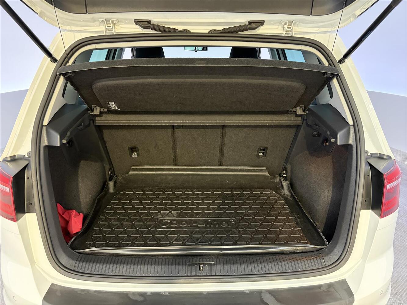 Volkswagen Golf Sportsvan vaihtoauto