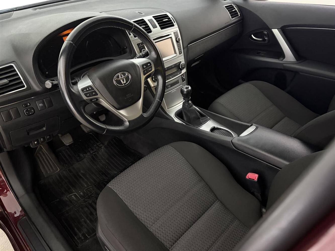 Toyota Avensis vaihtoauto