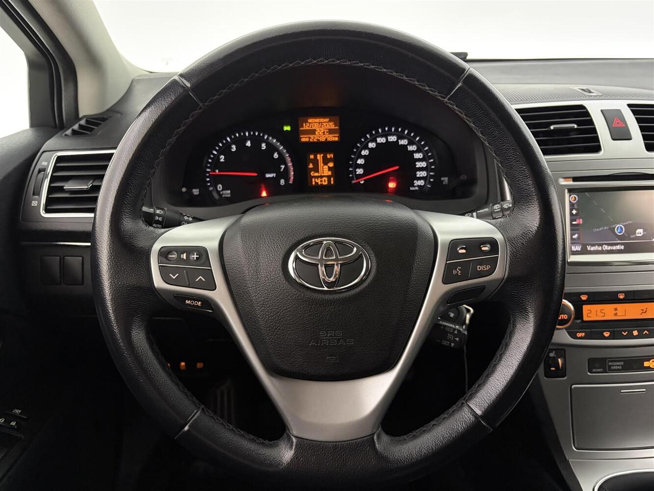 Toyota Avensis vaihtoauto