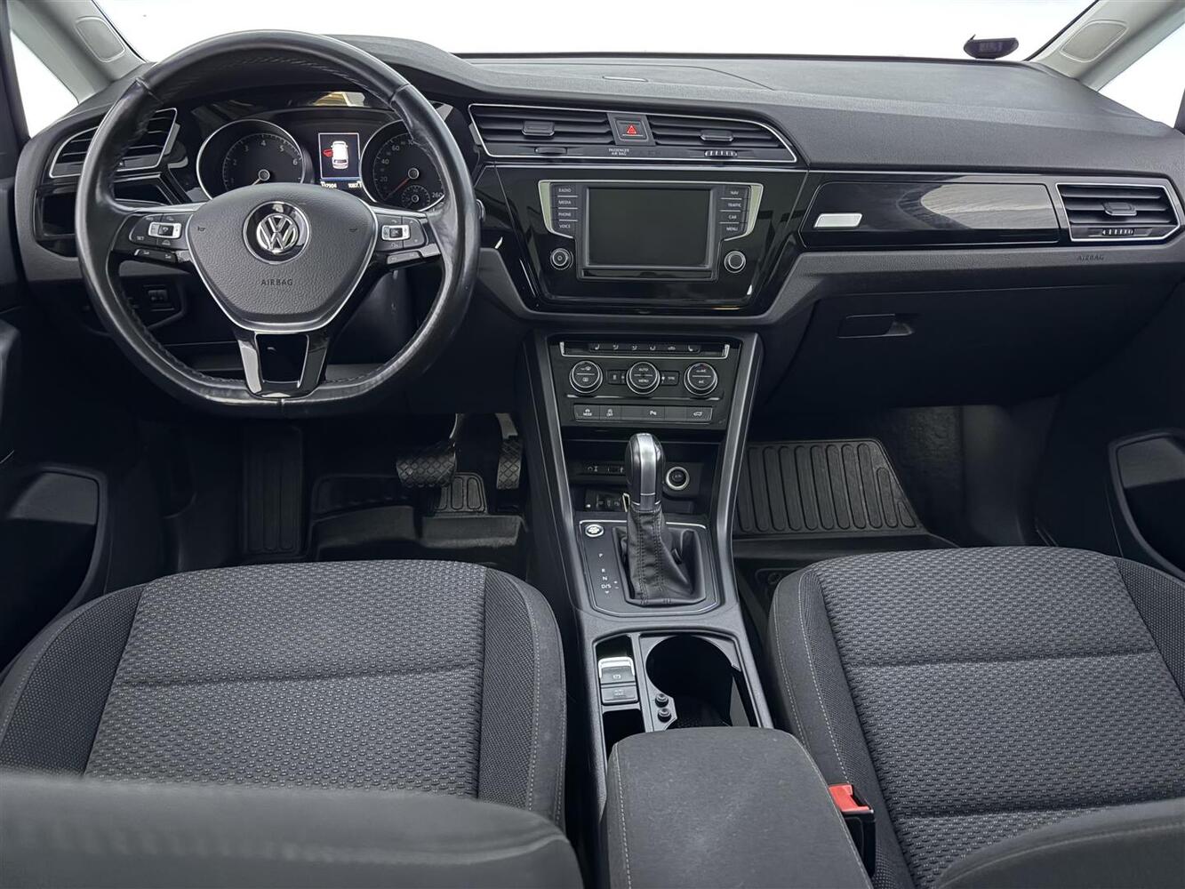 Volkswagen Touran vaihtoauto