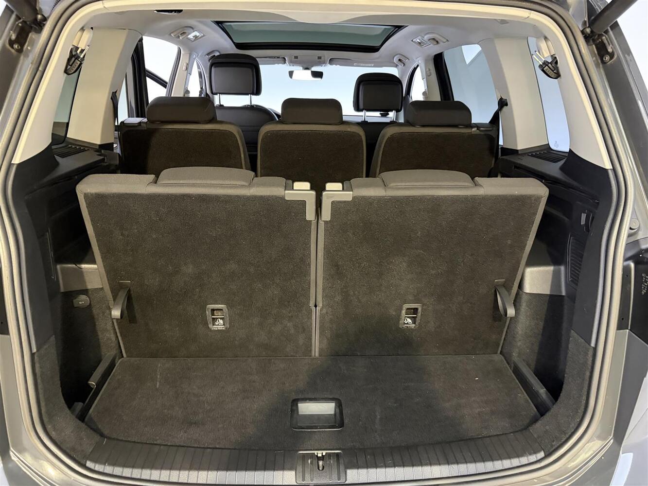 Volkswagen Touran vaihtoauto