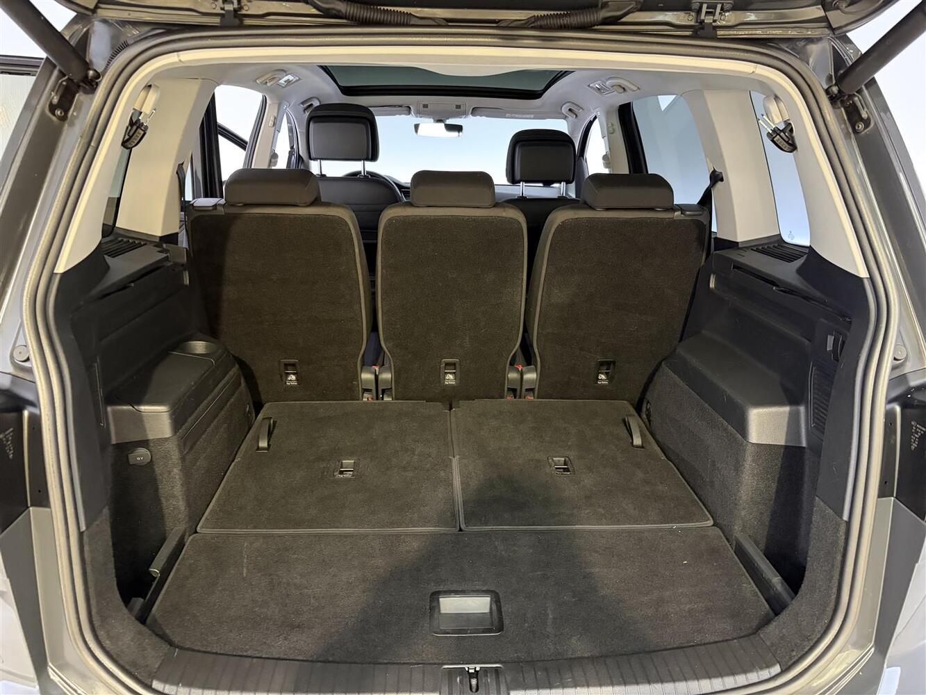 Volkswagen Touran vaihtoauto